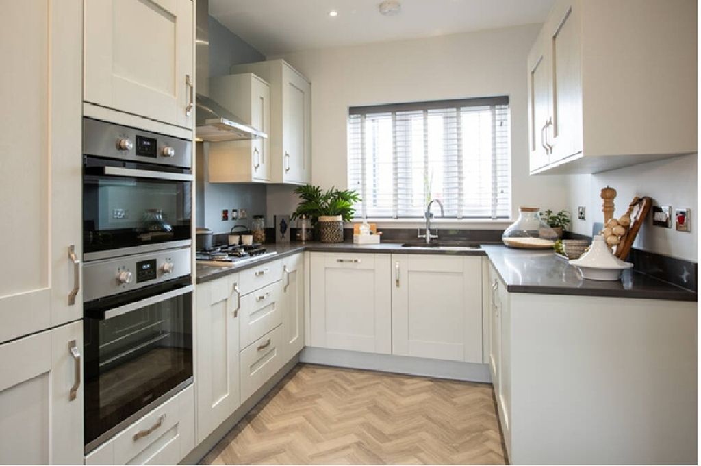 Property photo 3 of 11