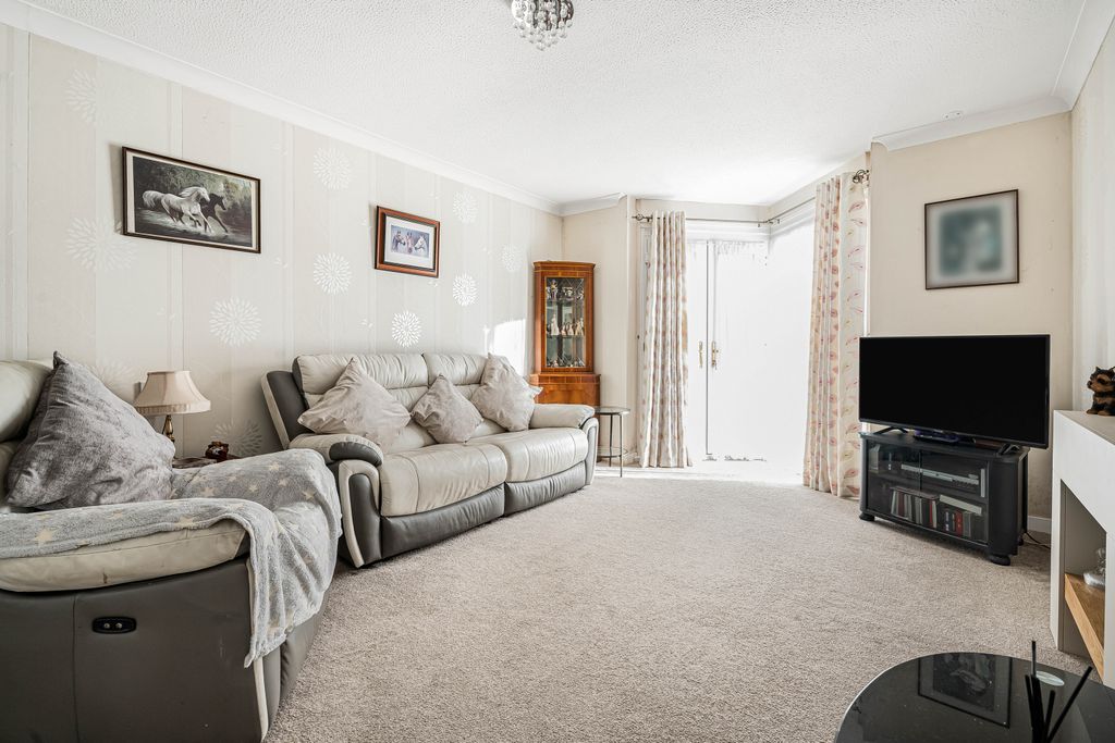 Property photo 3 of 12 Living Room