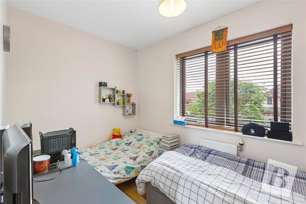 Property photo 3 of 18 Picture No. 12