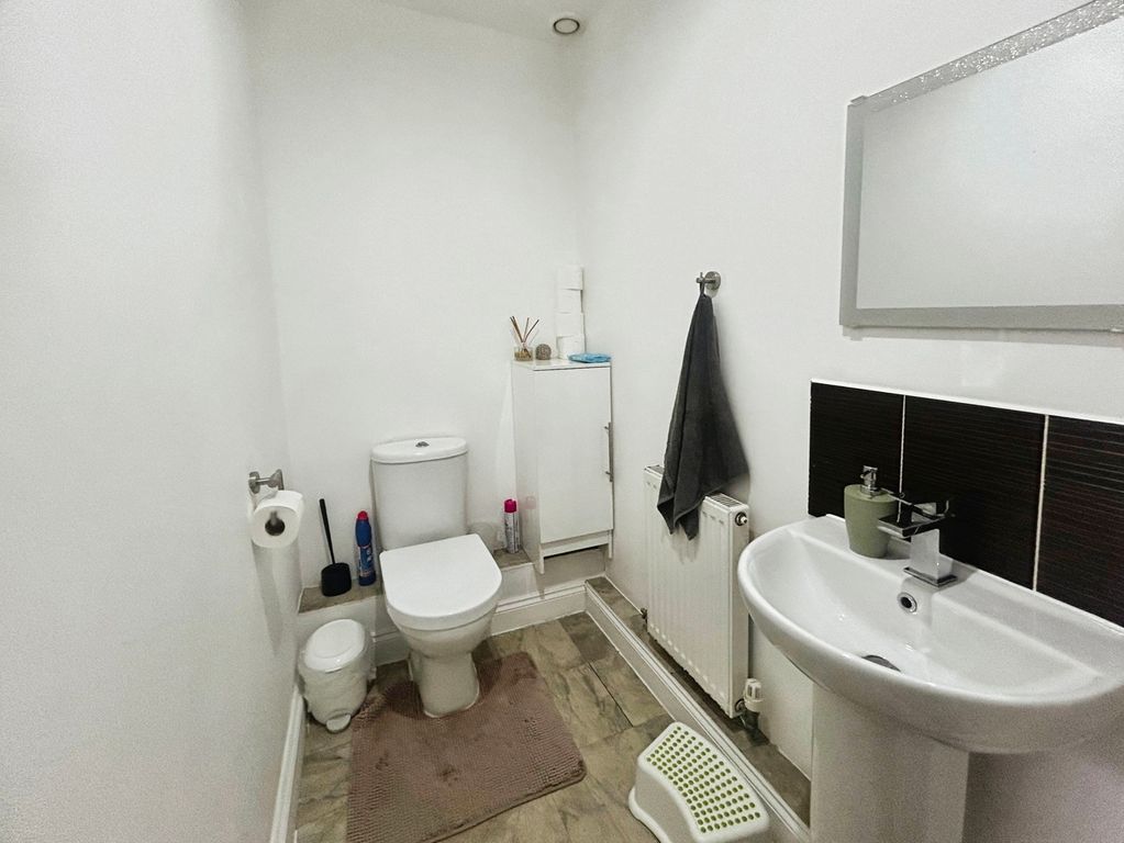 Property photo 2 of 12 Wc