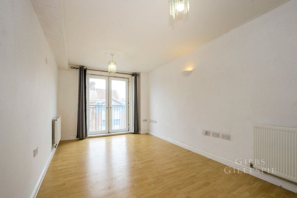 Property photo 3 of 10 Pbox-Img.Jpg