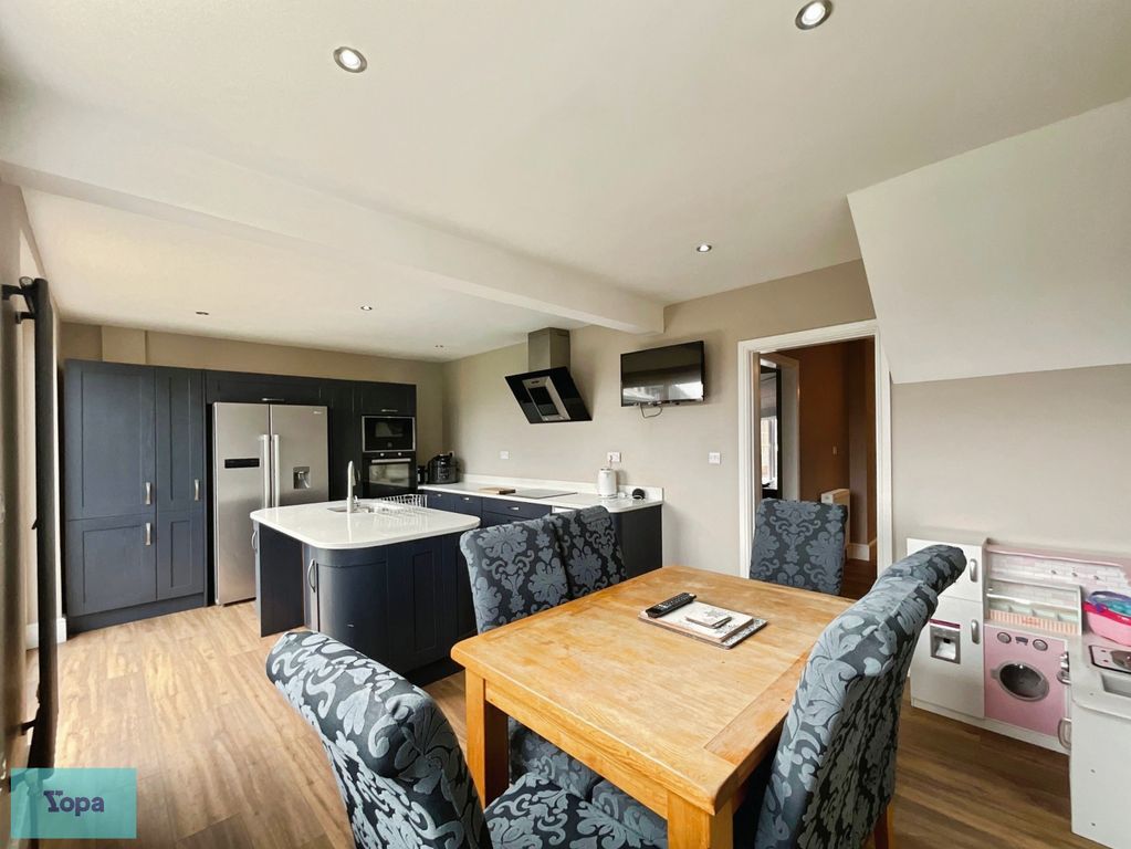 Property photo 2 of 18 9Fbe2B54-9-41A7-A7Fa-A576F24Bfc1C-8071-0000021F736C8Bbe