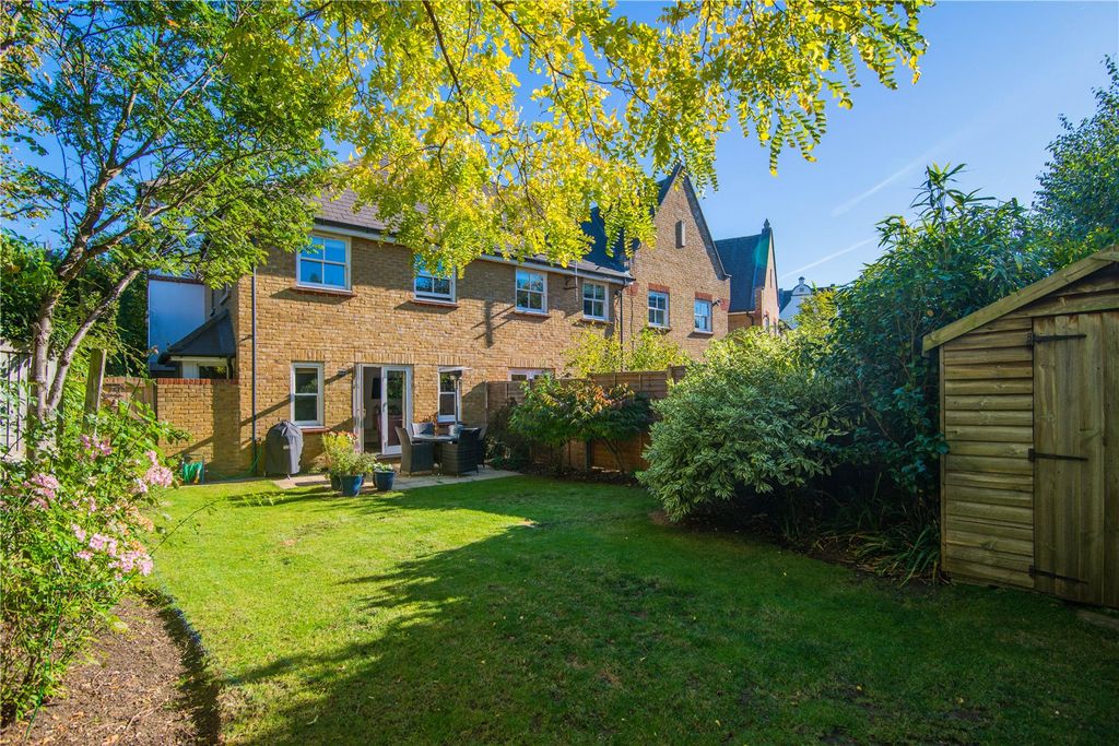 Property photo 2 of 11 Front