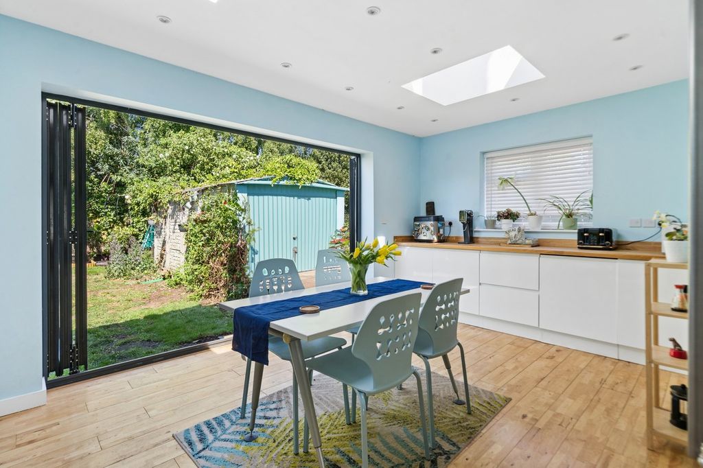 Property photo 1 of 24