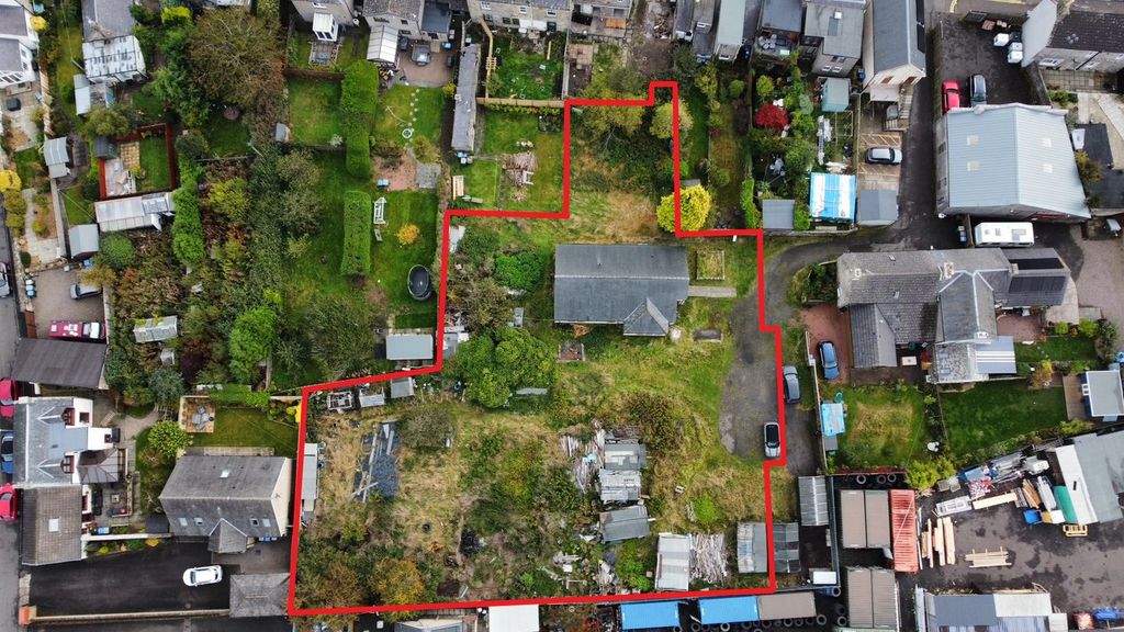 Property photo 2 of 32