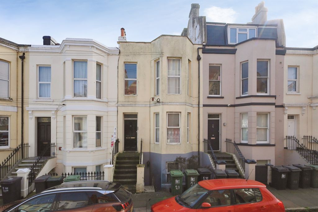 Property photo 1 of 12