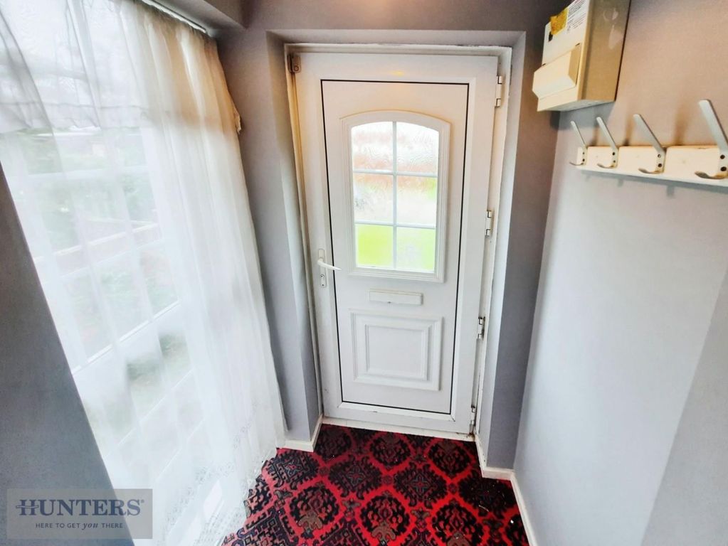 Property photo 3 of 10 Entrance Porch