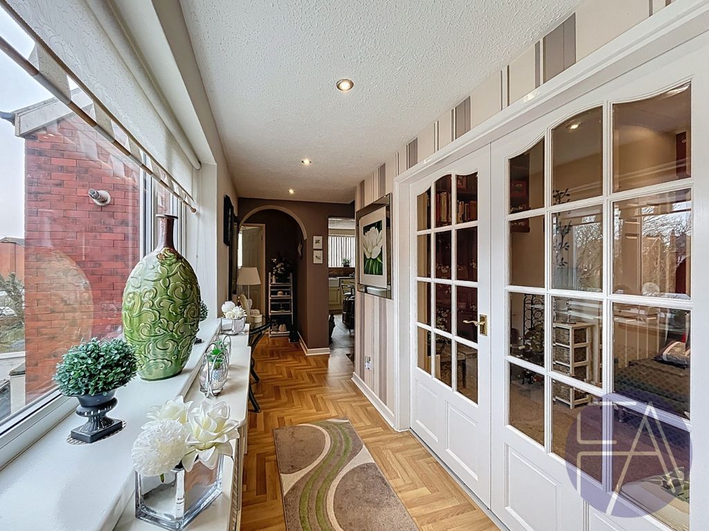 Property photo 2 of 19 4942581