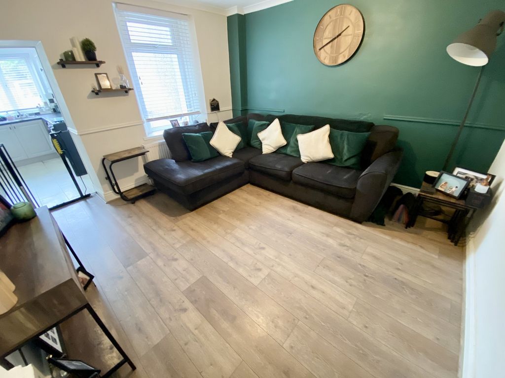 Property photo 2 of 10 Lounge