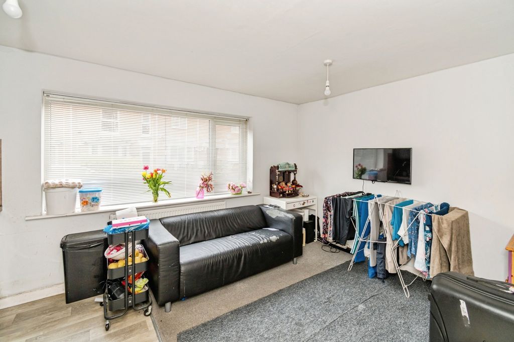 Property photo 3 of 10 Pbox-Img.Jpg