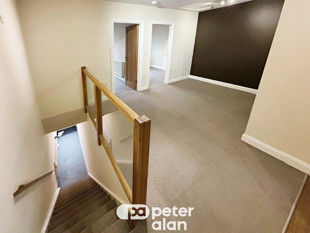 Property photo 2 of 12 Image