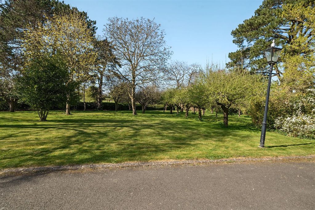Property photo 3 of 20