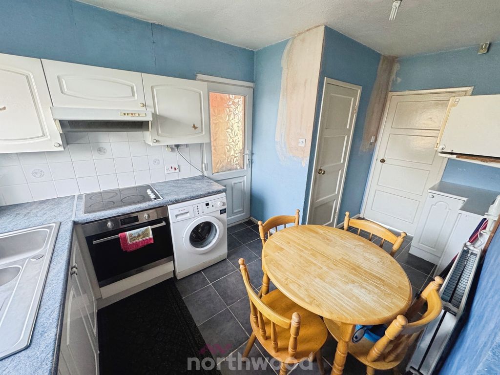 Property photo 3 of 24