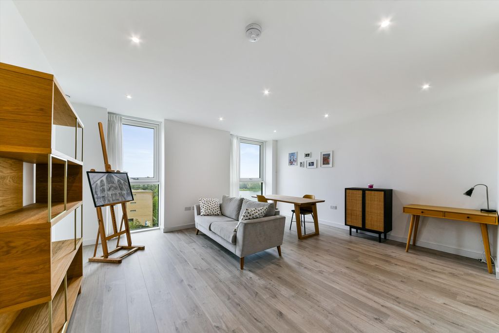 Property photo 2 of 12 Image