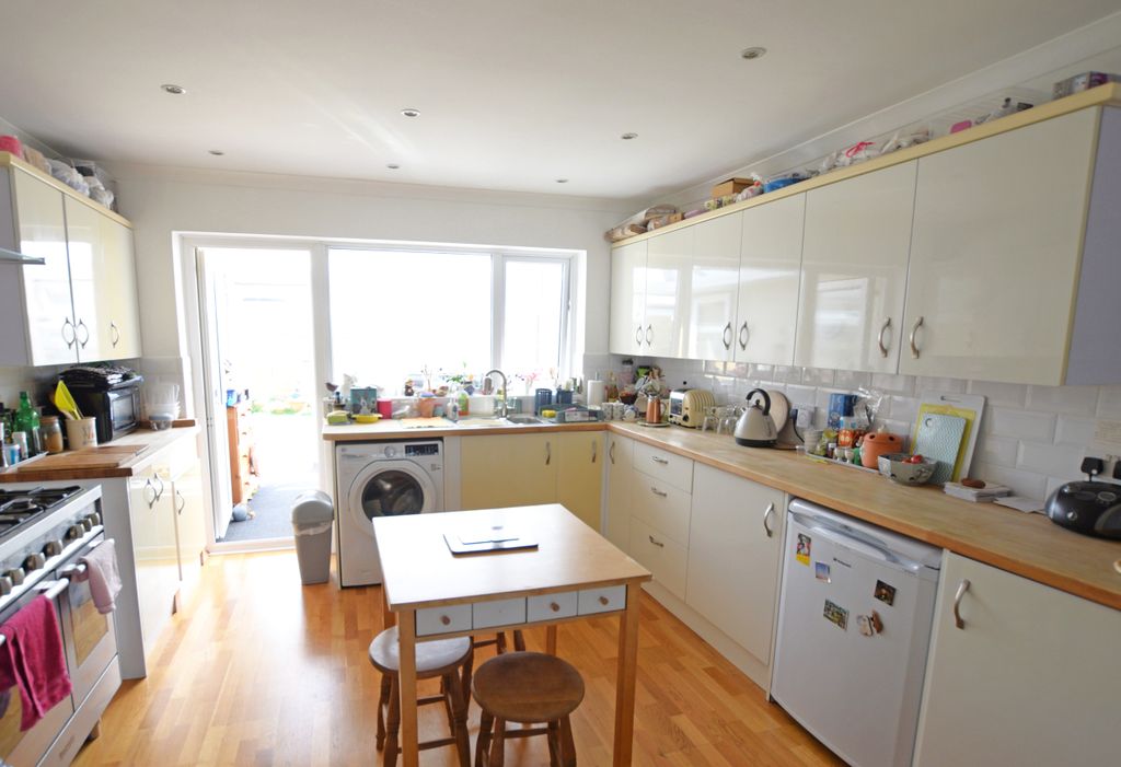 Property photo 2 of 13 Kitchen