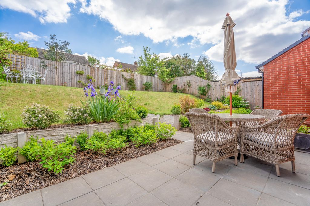 Property photo 2 of 26