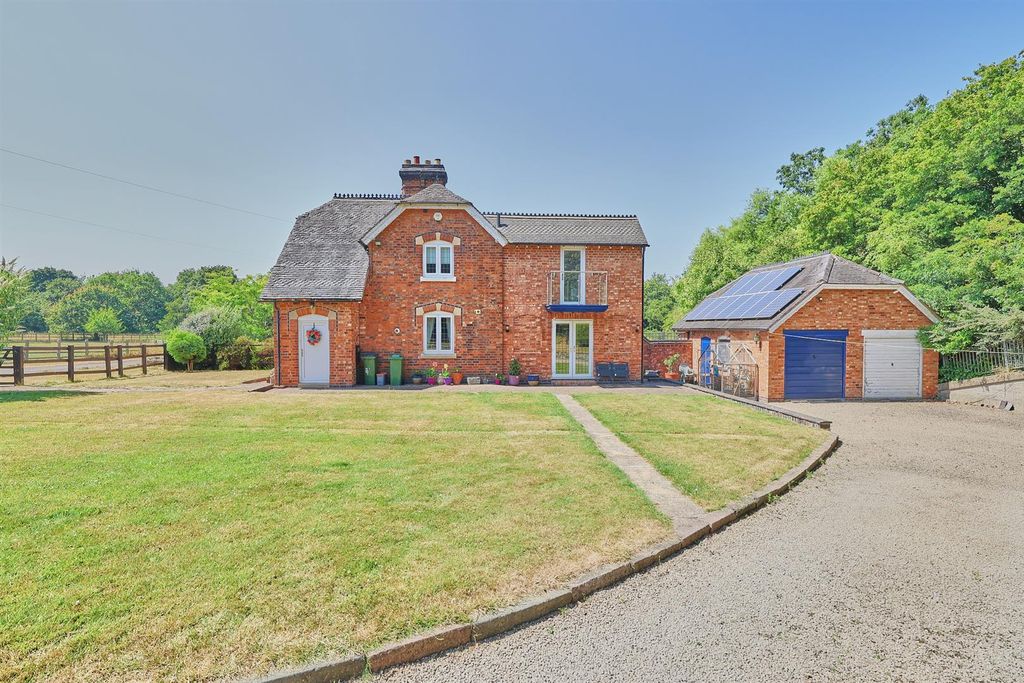 Property photo 1 of 17 Hinckley Road_12.Jpg