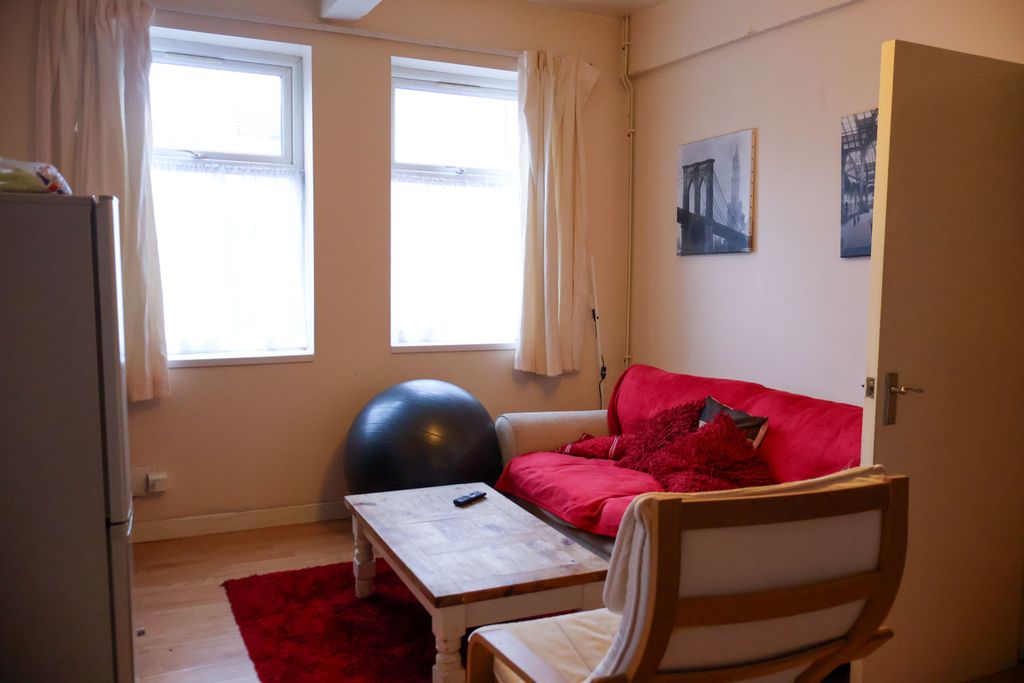 Property photo 2 of 18