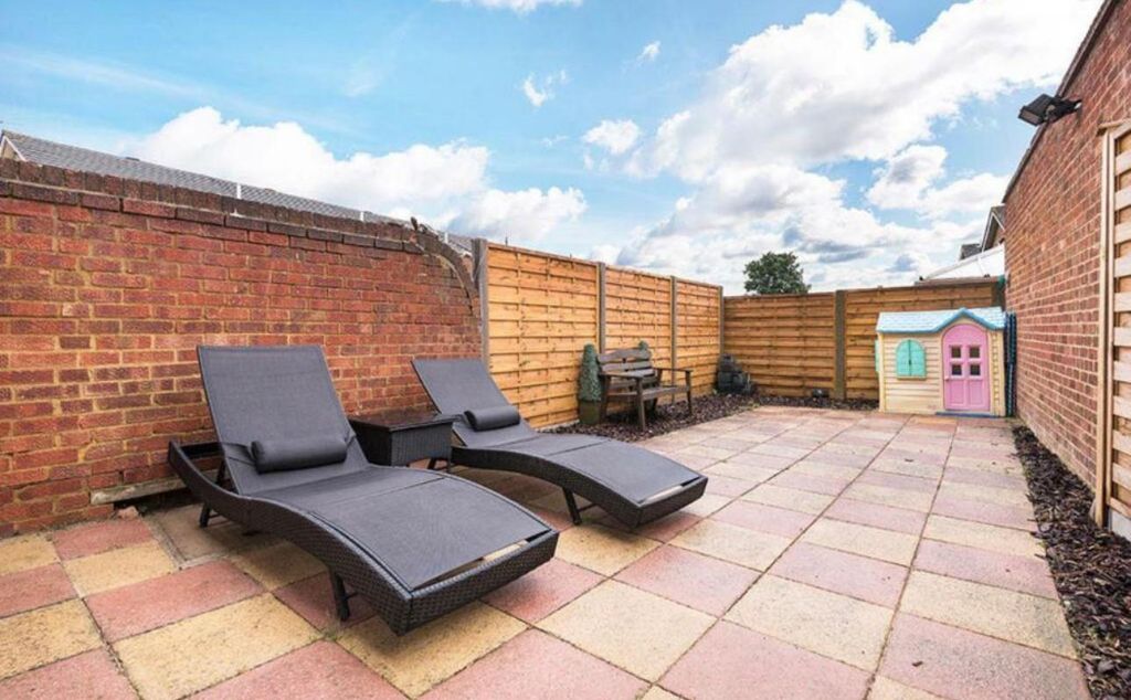 Property photo 2 of 11 3 Clare Way - 9.Jpg