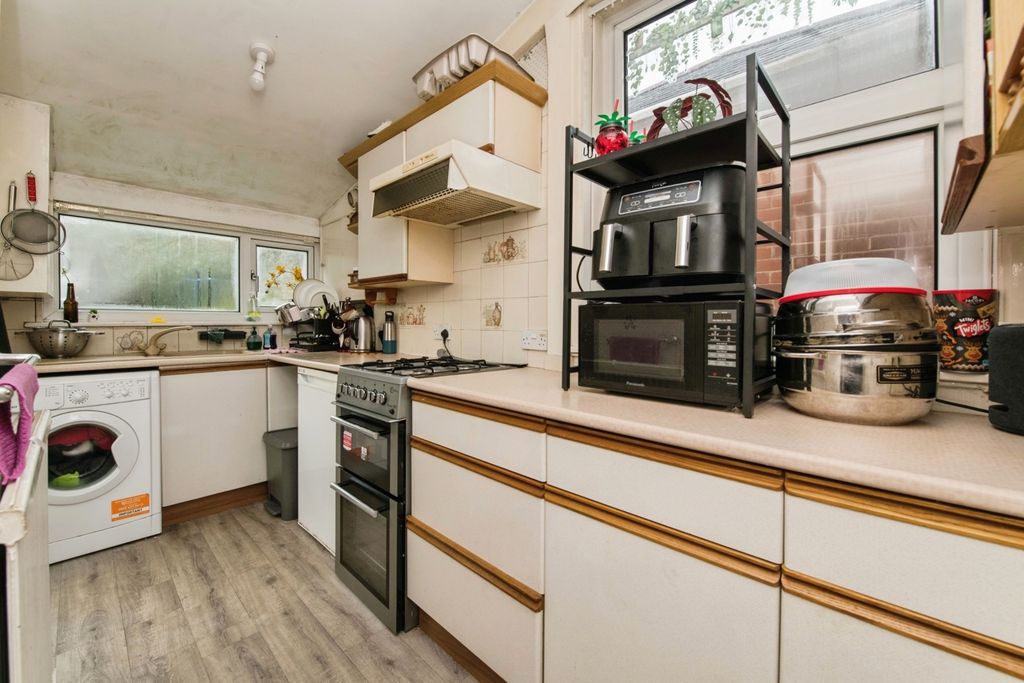 Property photo 3 of 12 Pbox-Img.Jpg