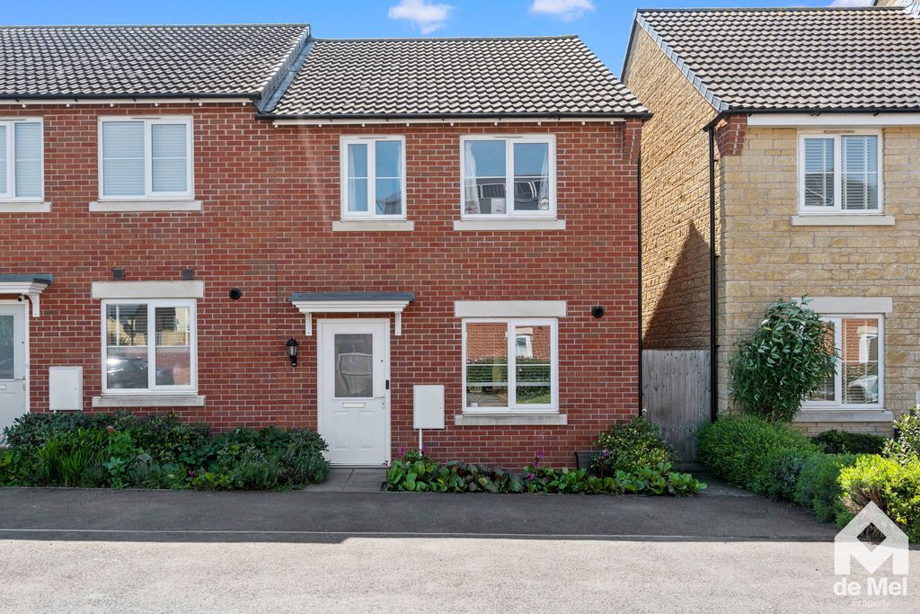 Property photo 1 of 13 Photo 12