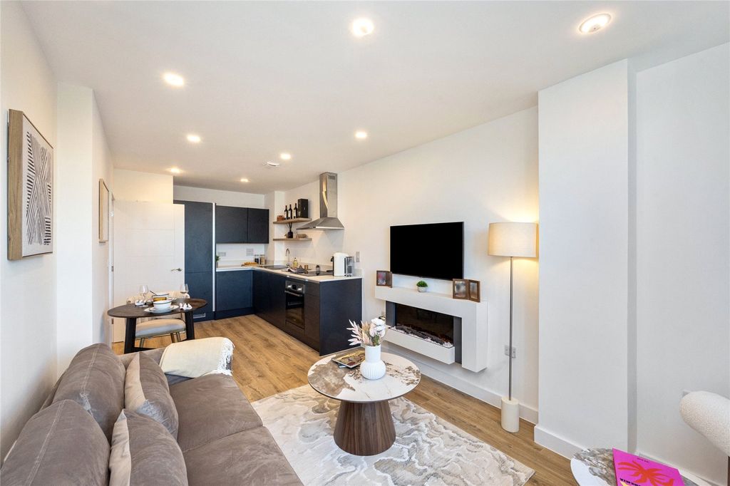 Property photo 1 of 17 Picture 1