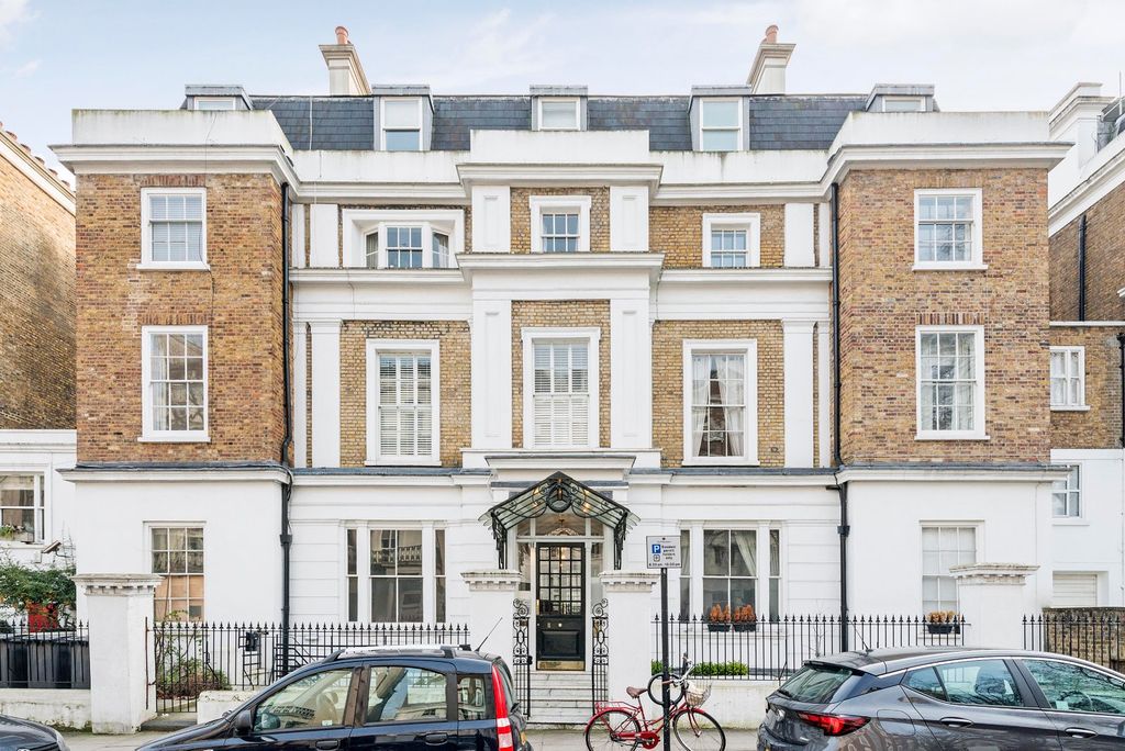 Property photo 1 of 8 External