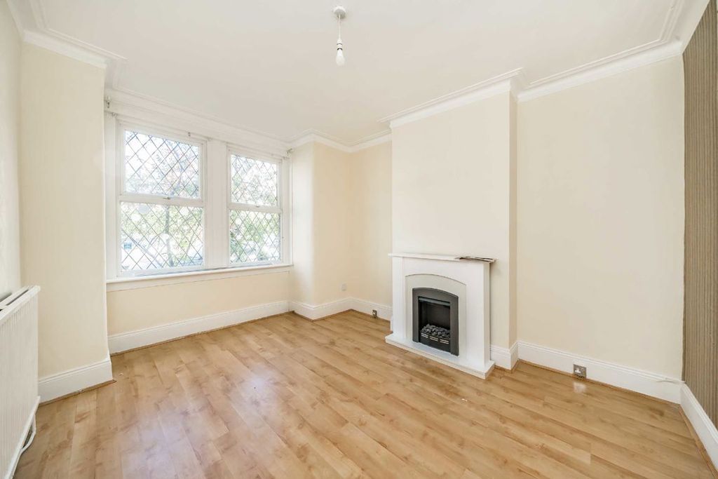 Property photo 2 of 6
