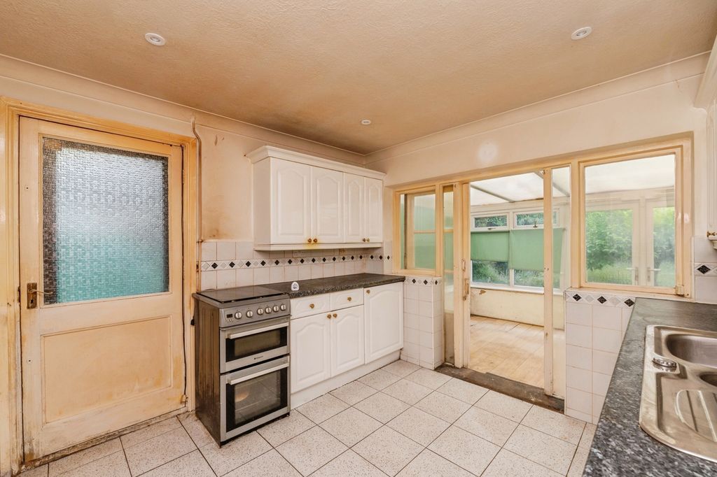 Property photo 2 of 15 Kitchen