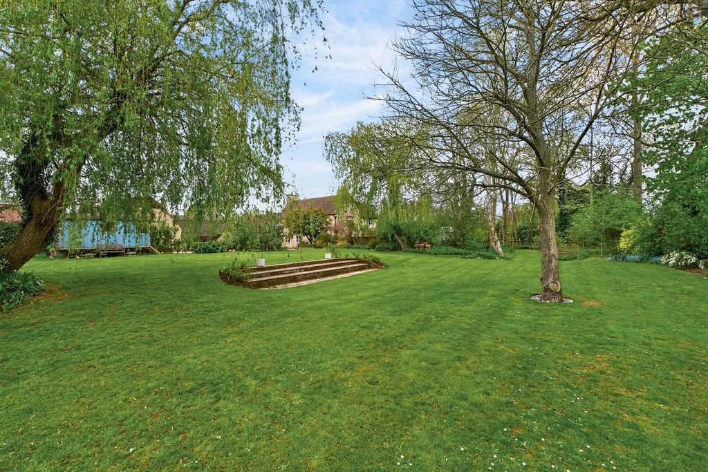 Property photo 3 of 33 Garden