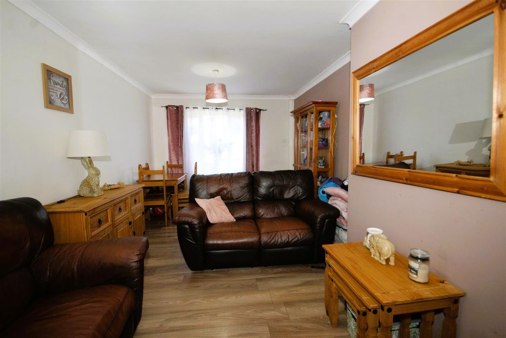 Property photo 3 of 10 Img_2832.Jpg