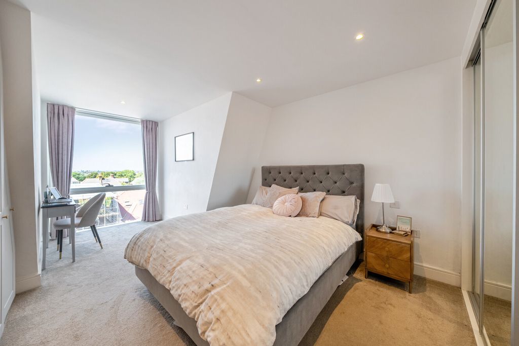 Property photo 2 of 13 1500213-7-6A75Fa7...