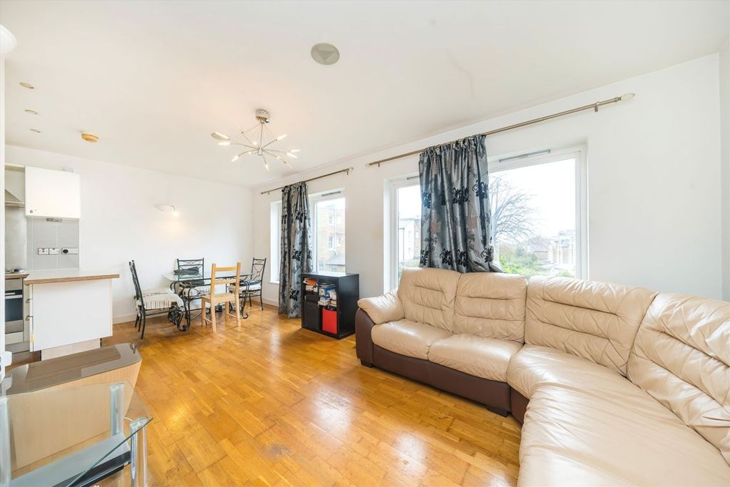 Property photo 2 of 7