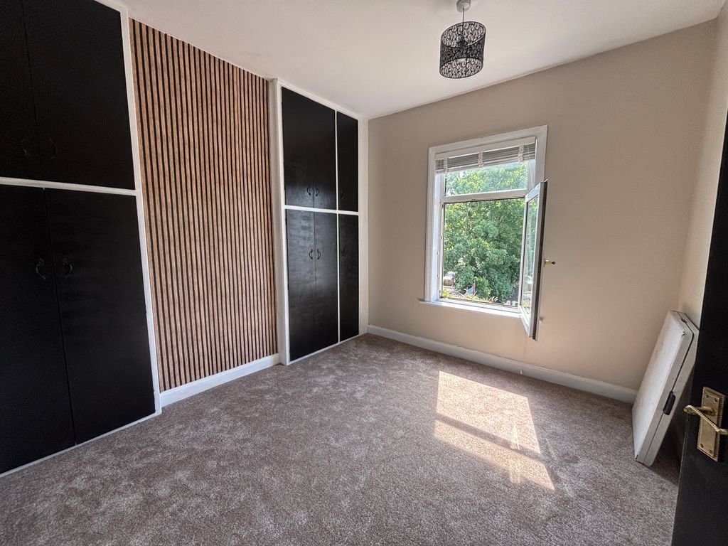 Property photo 2 of 12 Bedroom 1