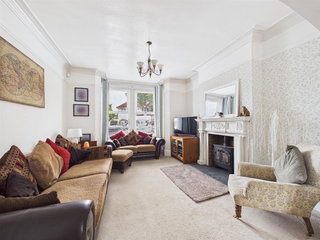 Property photo 3 of 19