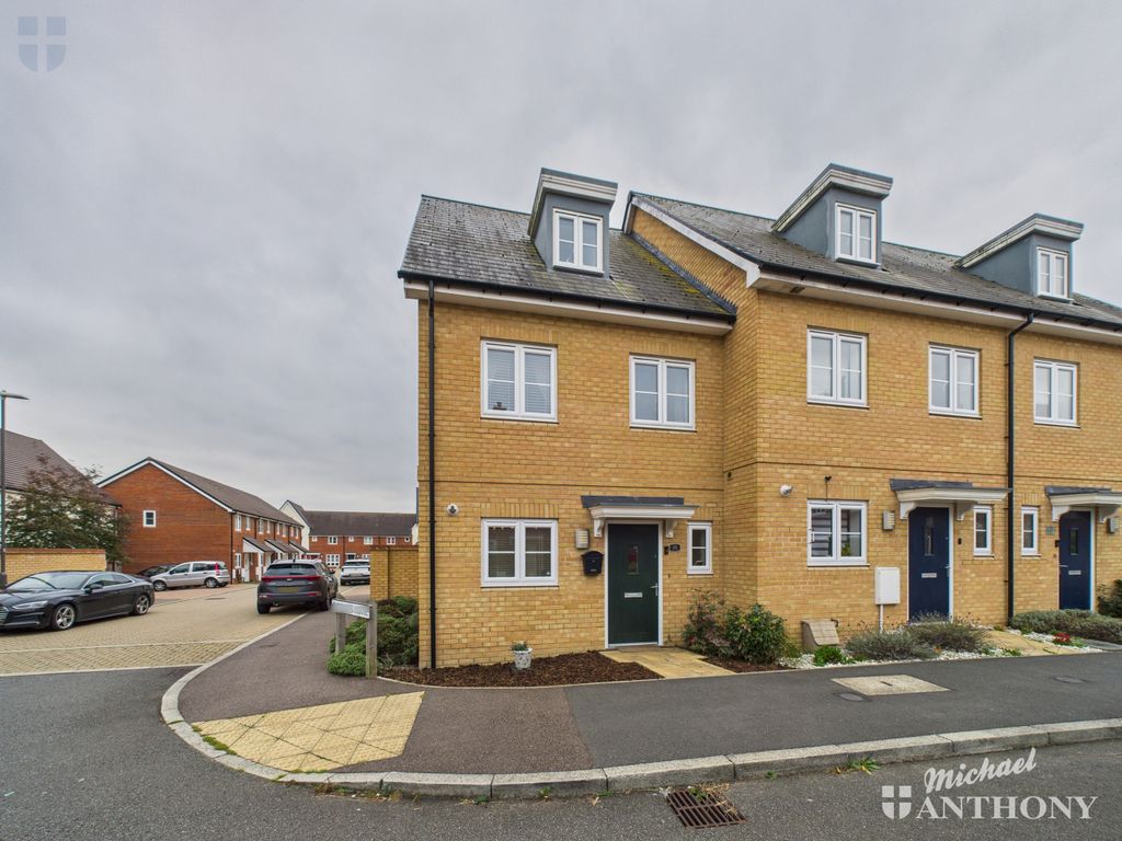 Property photo 1 of 16 Cam03218G0-Pr0793-Still019