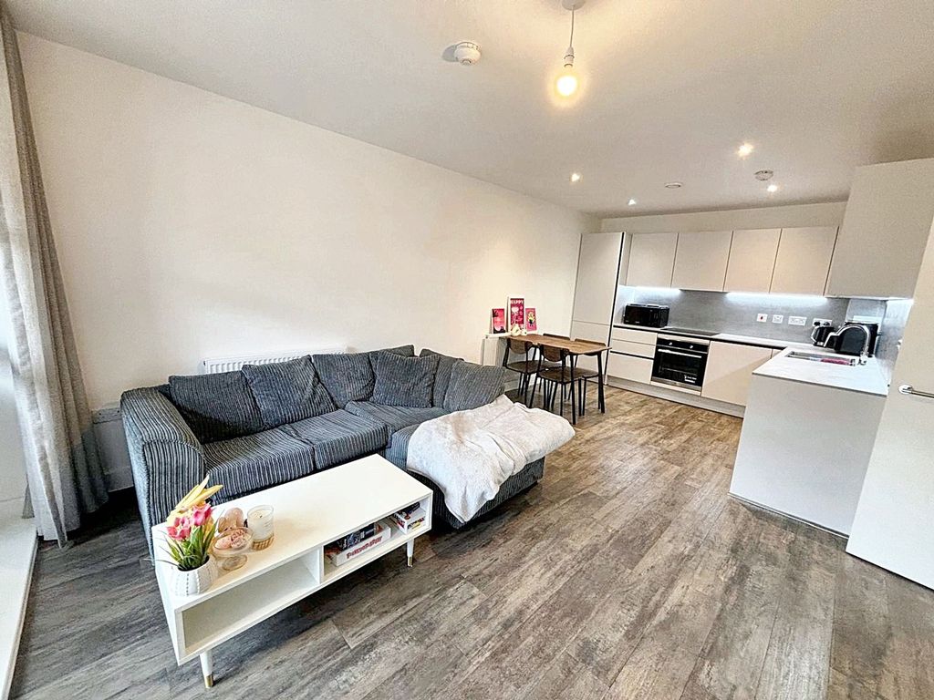 Property photo 2 of 10 Lounge