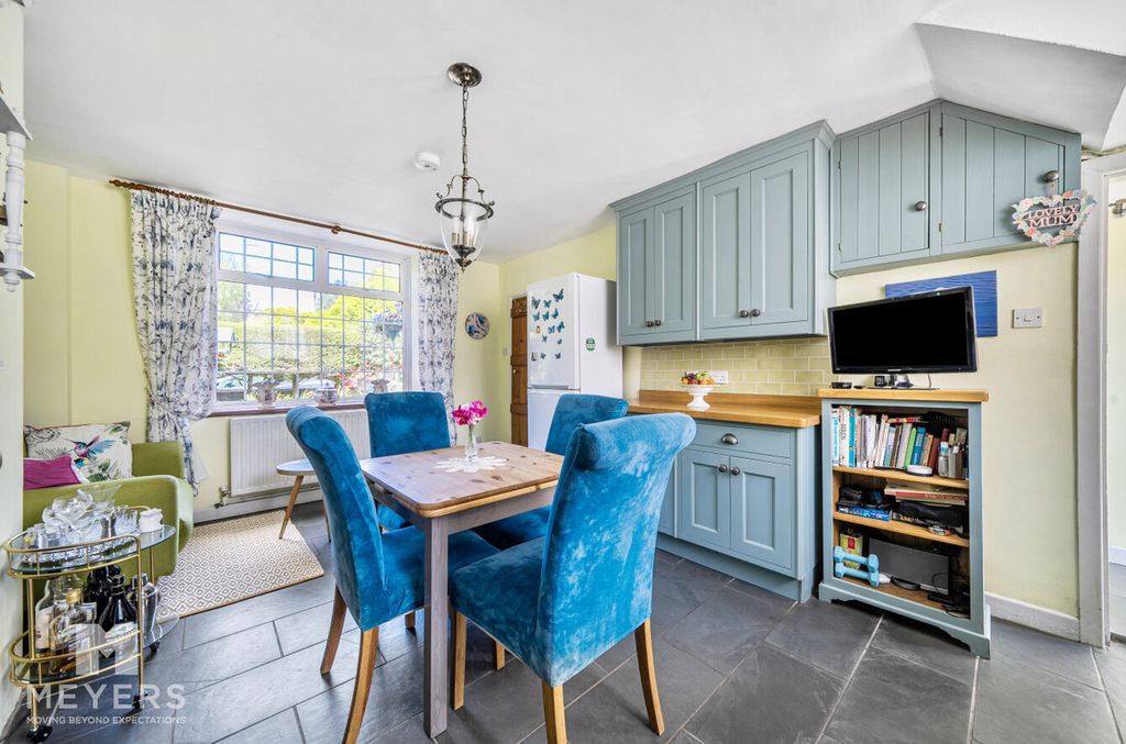 Property photo 3 of 11