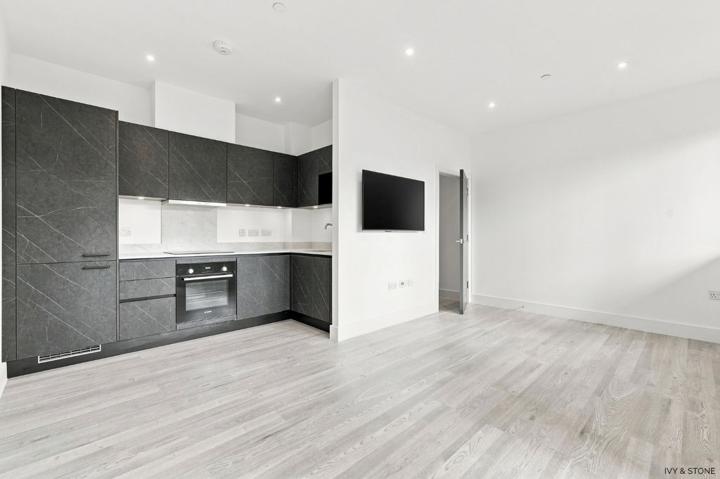Property photo 1 of 18 5346590
