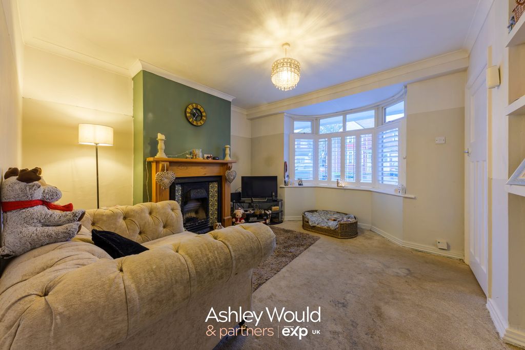 Property photo 2 of 18