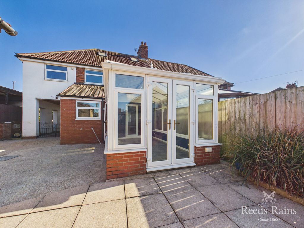 Property photo 1 of 31 Rear Garden