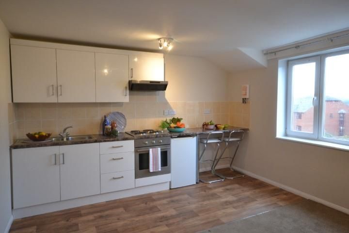 Property photo 2 of 7 Kitchen