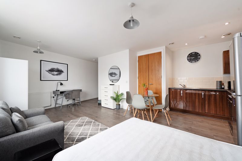 Property photo 1 of 10 Studio Apartment*