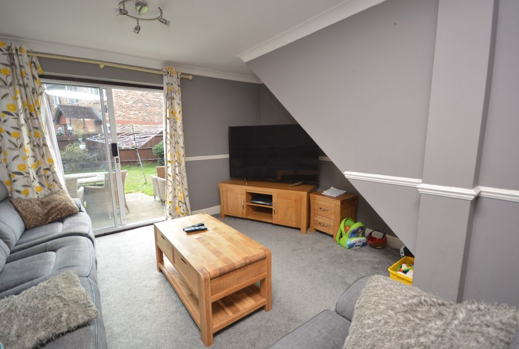 Property photo 3 of 9 Lounge/Diner View 1