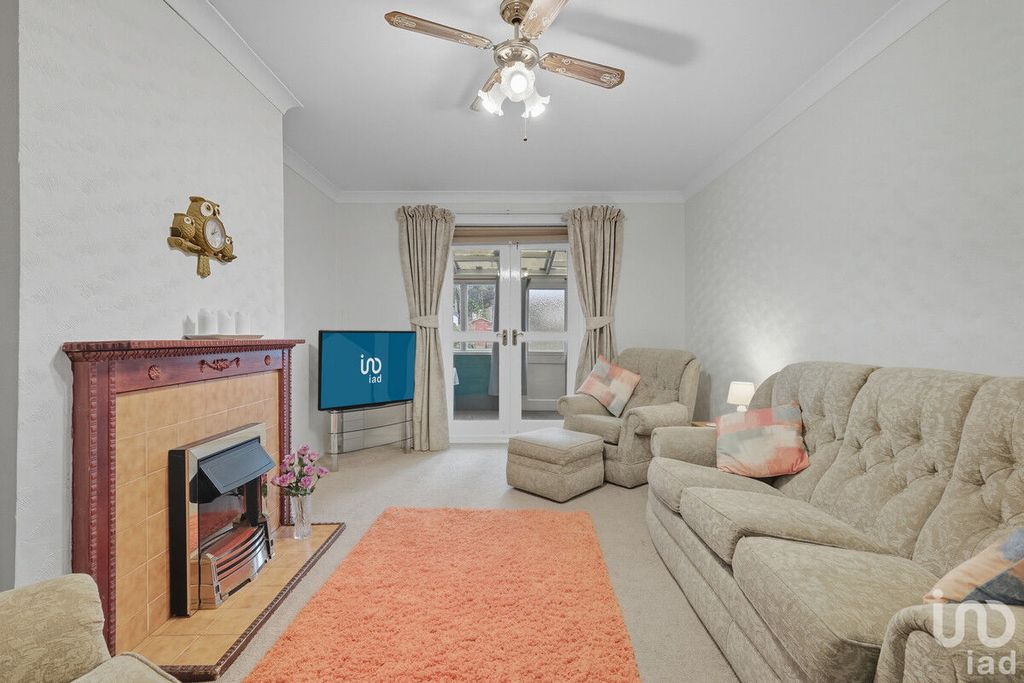 Property photo 3 of 24