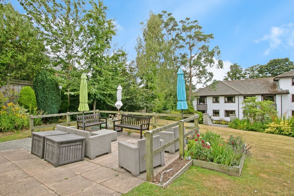 Property photo 3 of 14 Communal Gardens