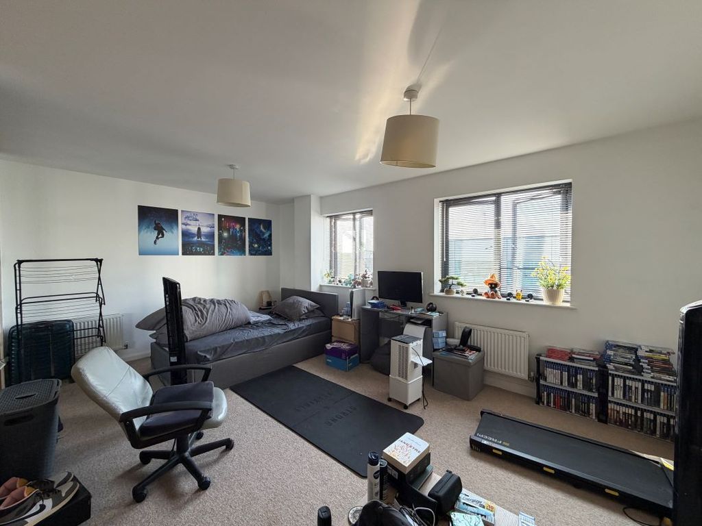Property photo 3 of 5