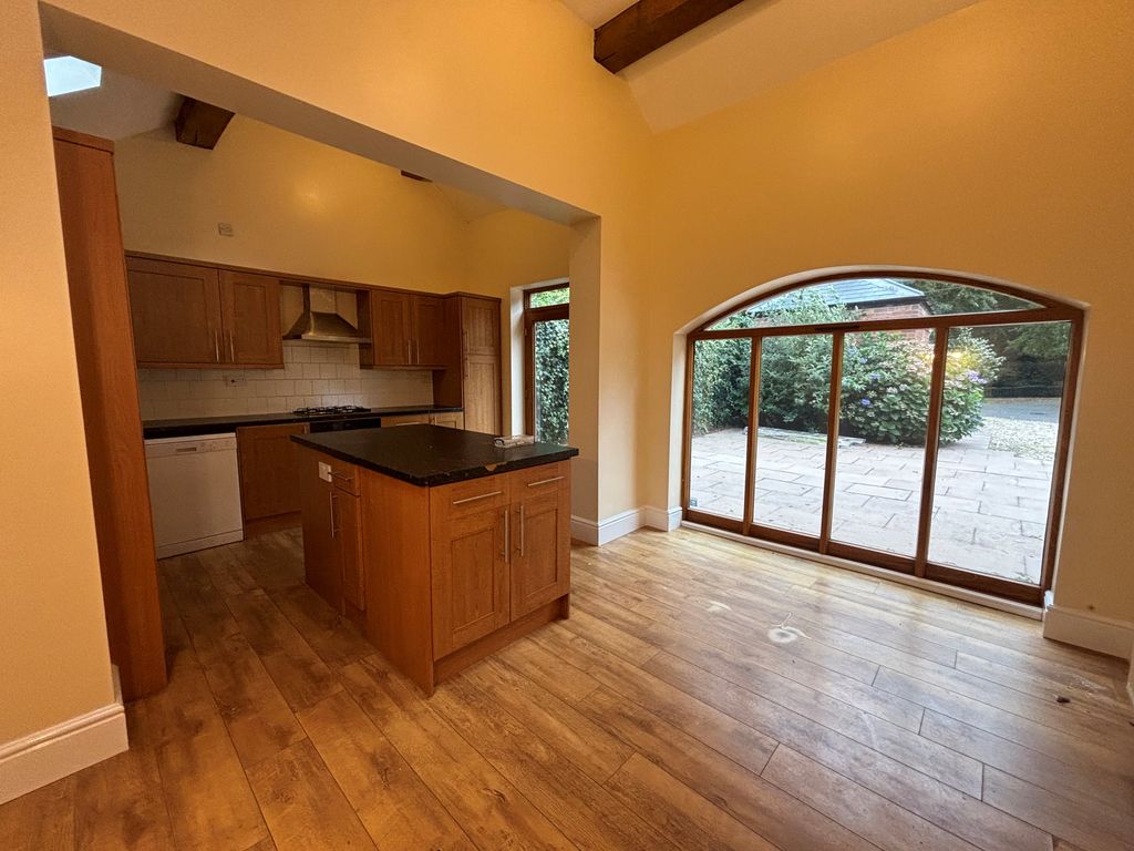 Property photo 2 of 19 Kitchen