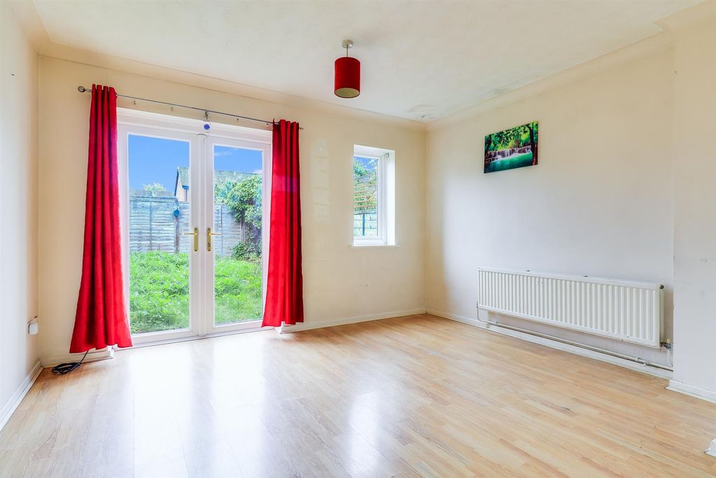 Property photo 3 of 15 Img (2).Jpg
