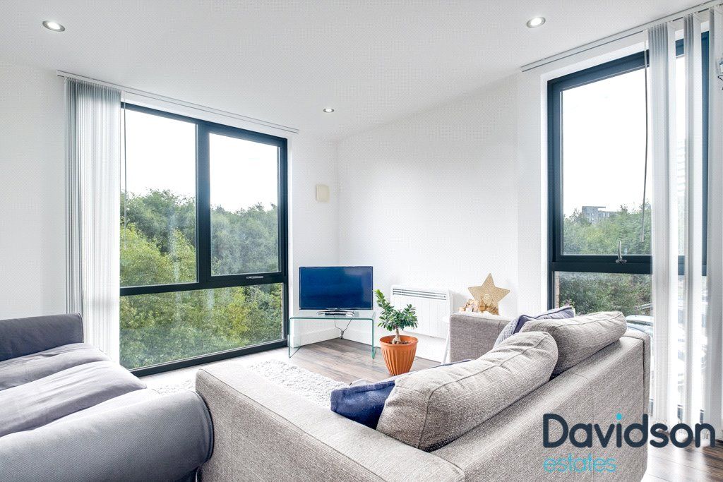 Property photo 2 of 18 Picture No. 14